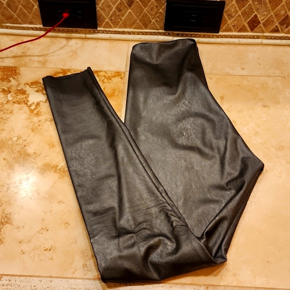 Leather look legging